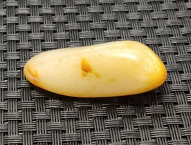 和田玉籽料原石挂件吊坠