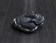 和田玉金蟾摆件墨玉青花籽料摆件金蟾献瑞
