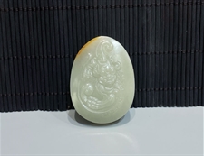 和田玉瑞兽玉牌青白玉籽料玉牌瑞兽挂件