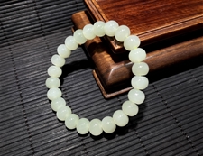 和田玉手串青白玉10mm鼓形珠手串